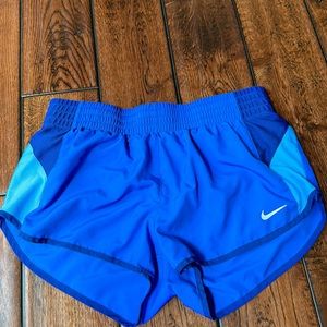 Nike women’s Dr-Fit running shorts size Small